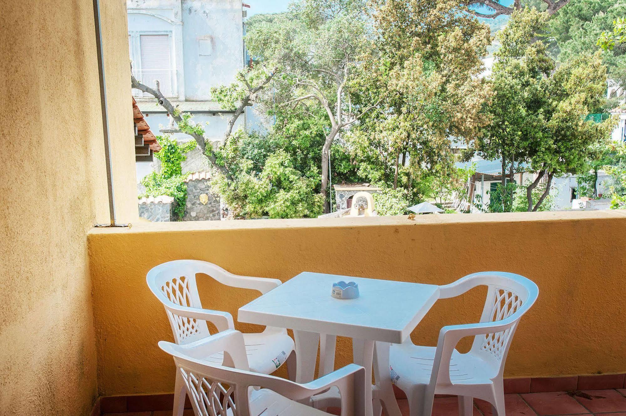 Hotel Annabelle ايسكيا المظهر الخارجي الصورة
