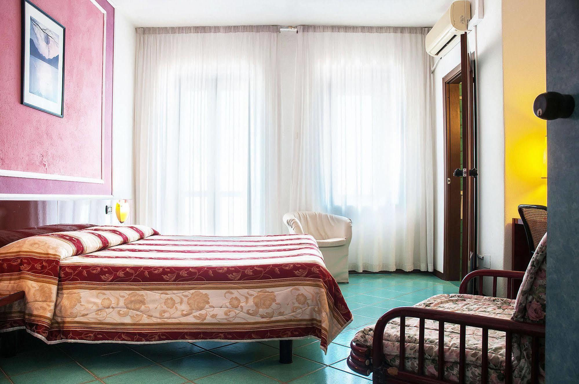 Hotel Annabelle ايسكيا المظهر الخارجي الصورة
